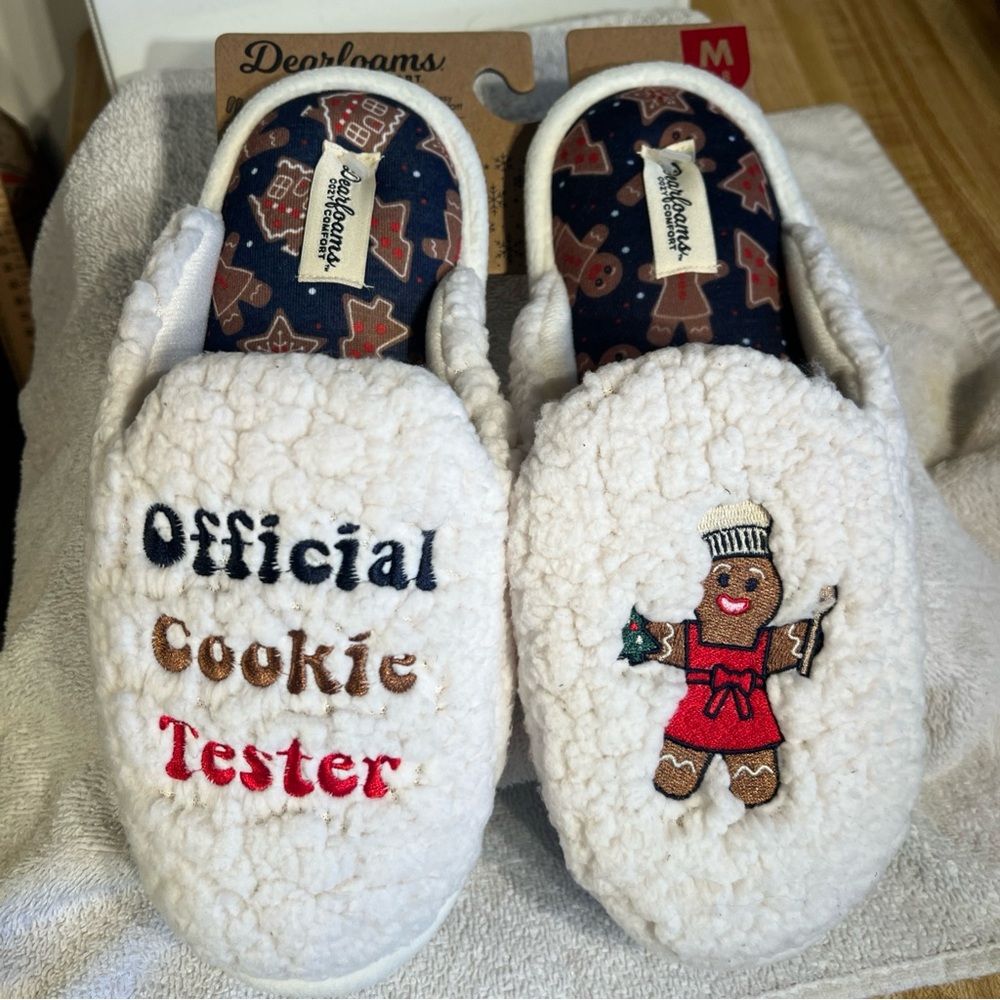NWT Dearfoams Plush Memory Foam Slippers Womens M 7- 8 Official Cookie Tester